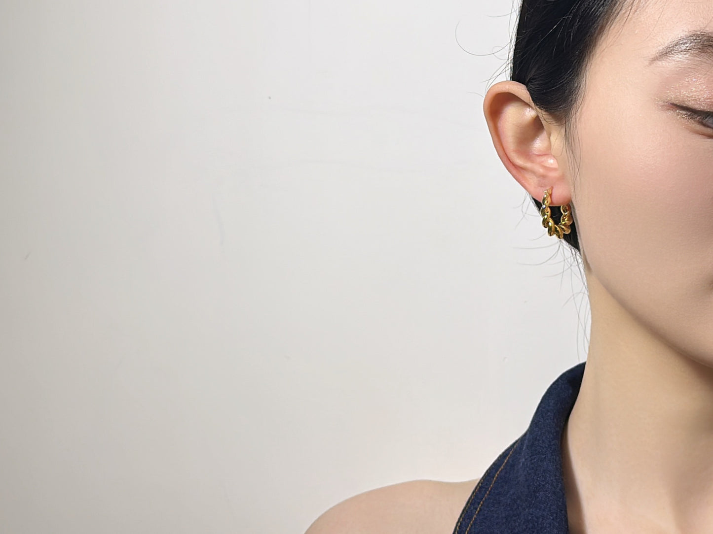 18K Gold - Twisted Huggie Earrings