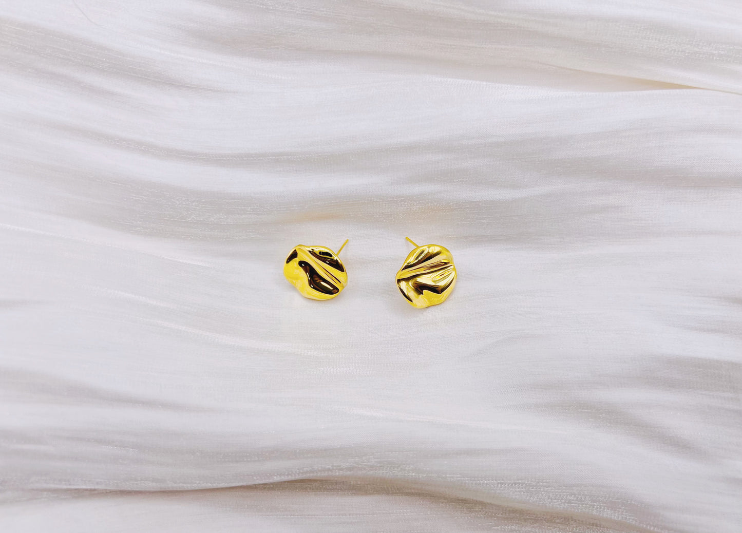 18K Gold - Folded Stud Earrings