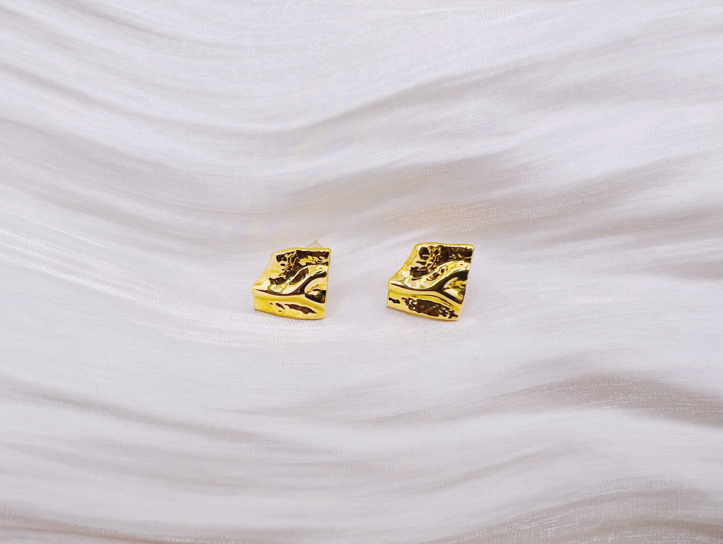 18K Gold - Folded Stud Earrings