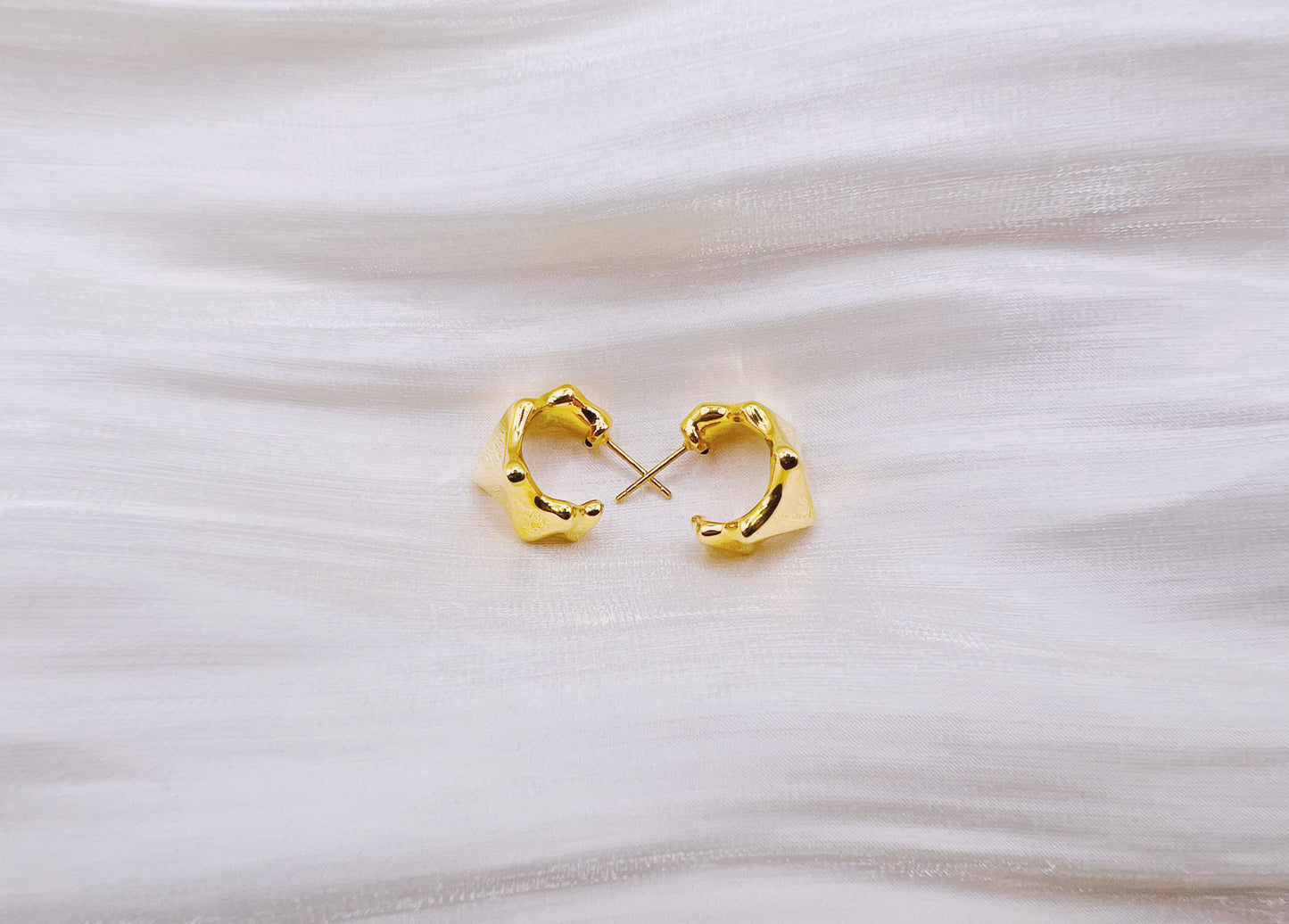 18K Gold - Multi-Faceted Stud Earrings