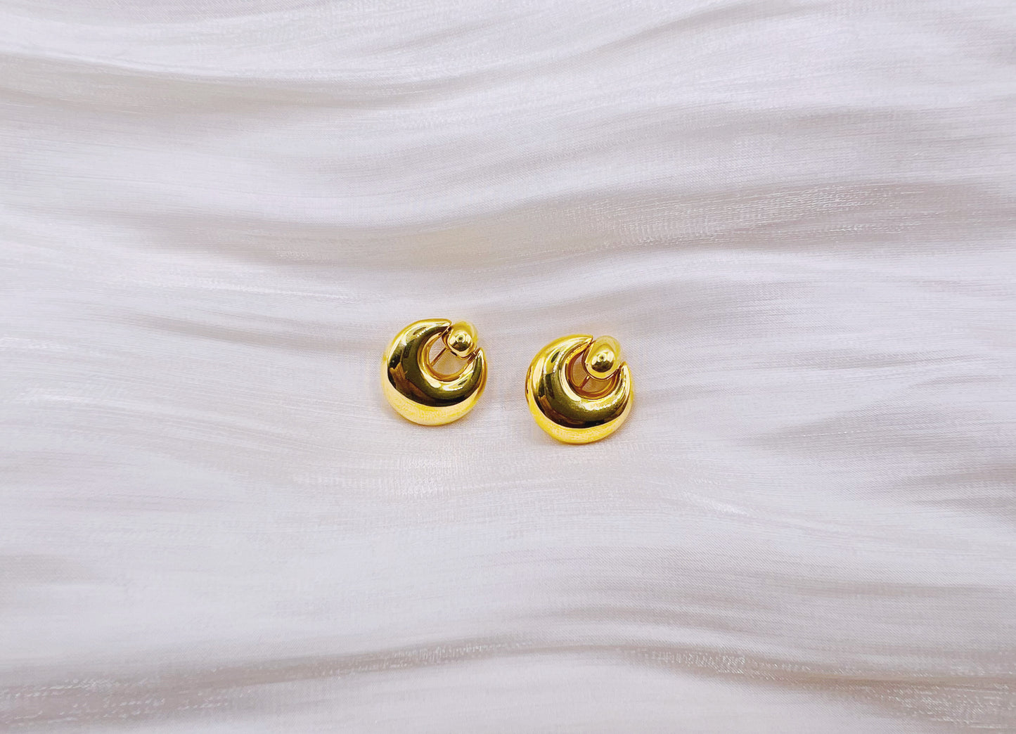 18K Gold - Stacked Crescent Stud Earrings