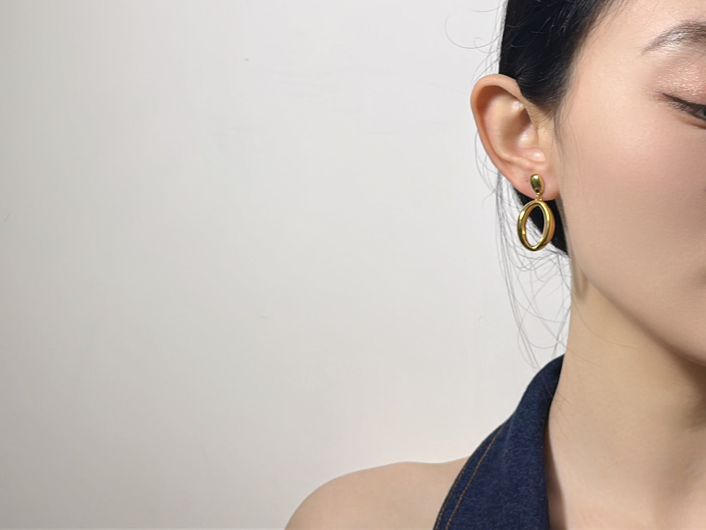 18K Gold - Oval Hoop Earrings