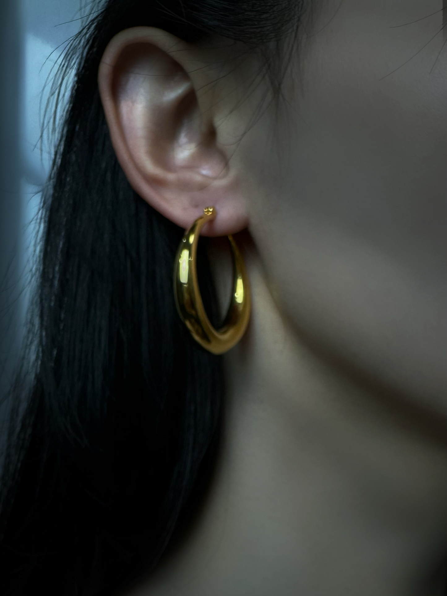 18K Gold Polished Huggie Earrings (Large)