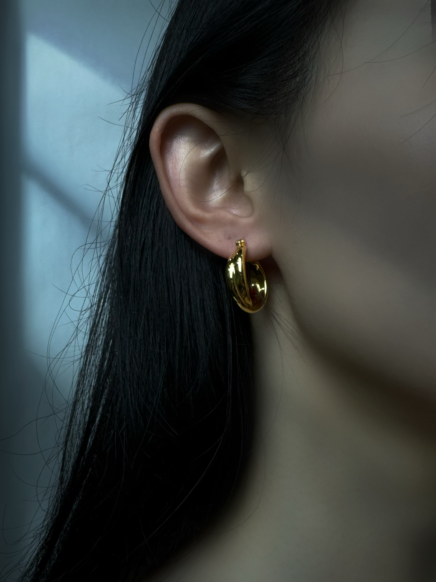 18K Gold - Fine Rope Twist Huggie Earrings