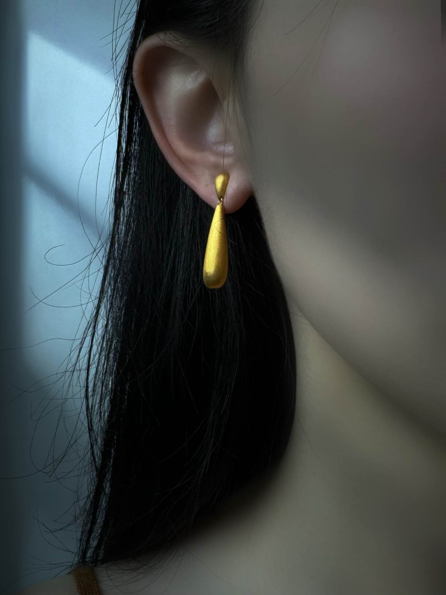 18K Gold - Brushed Teardrop Stud Earrings