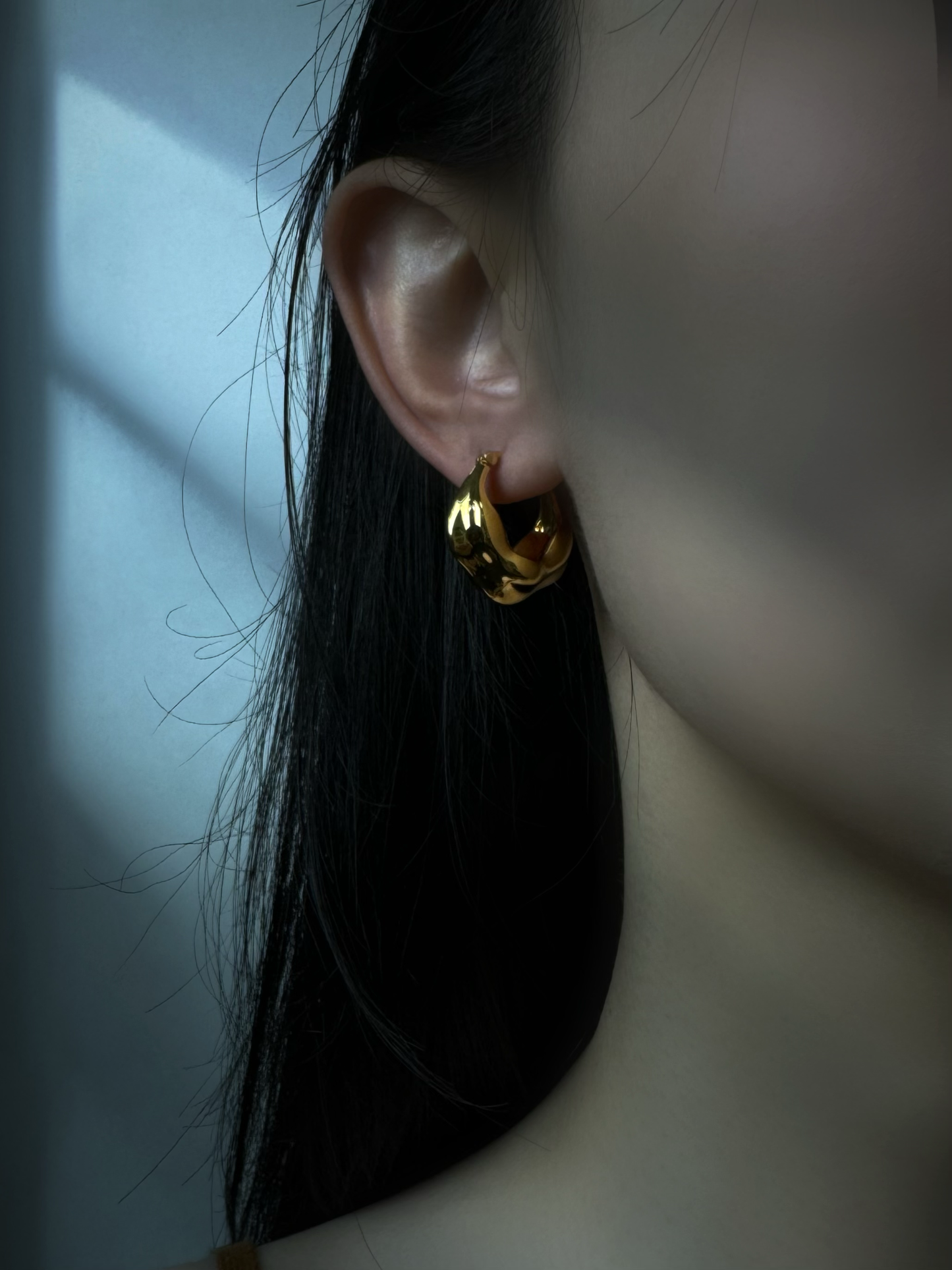 18K Gold - Starfruit Huggie Earrings