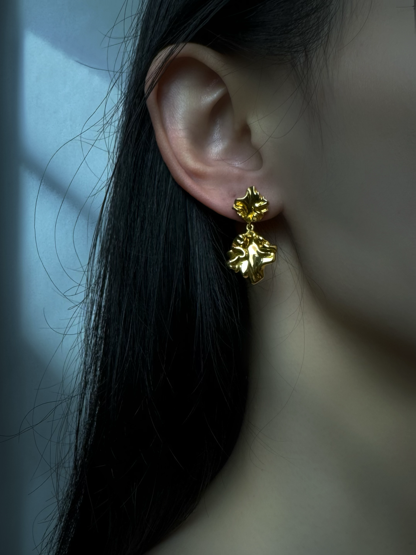 18K Gold - Crinkled Stud Earrings