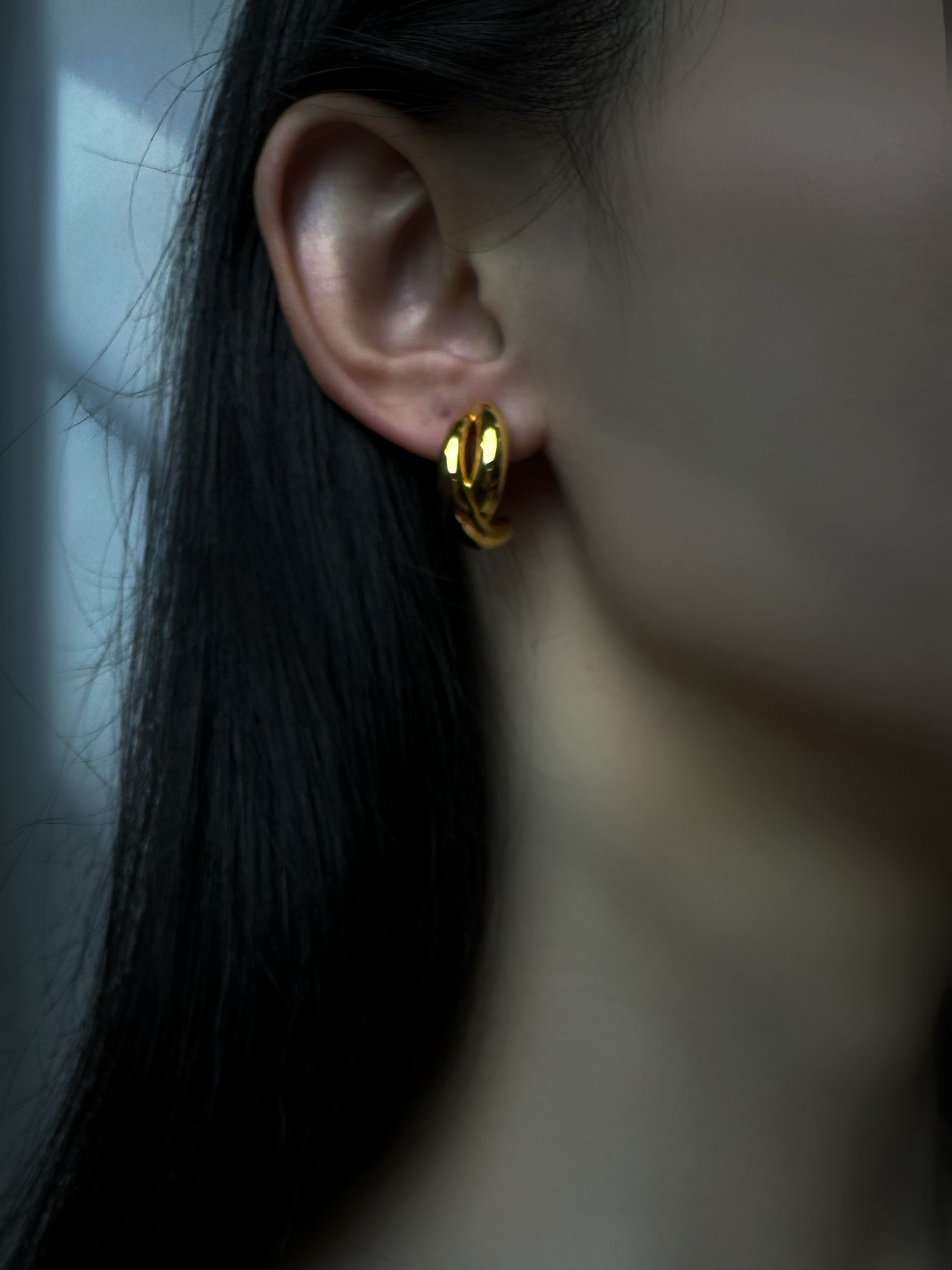 18K Gold - Crisscross Stud Earrings