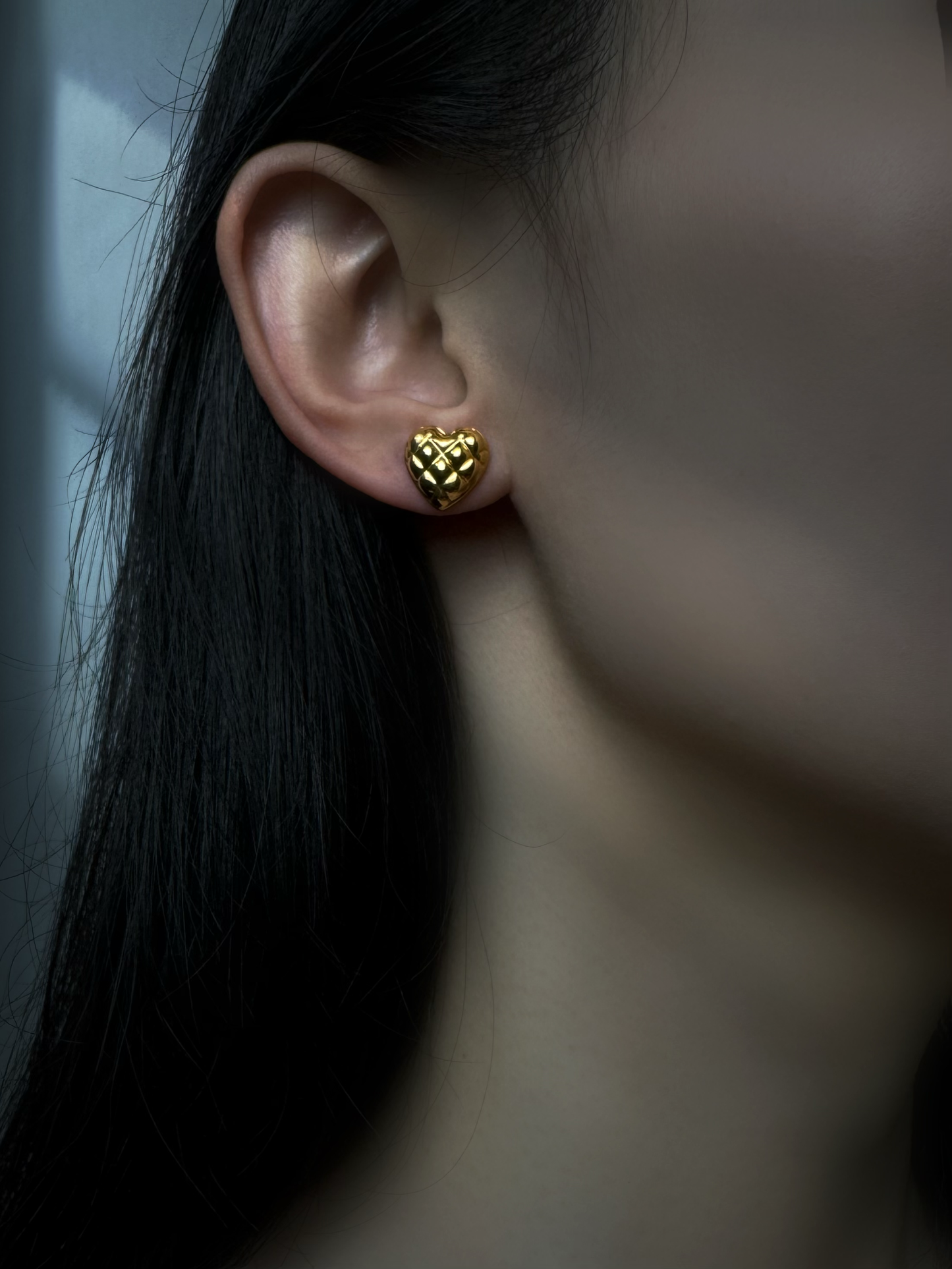 18K Gold - Quilted Heart Stud Earrings