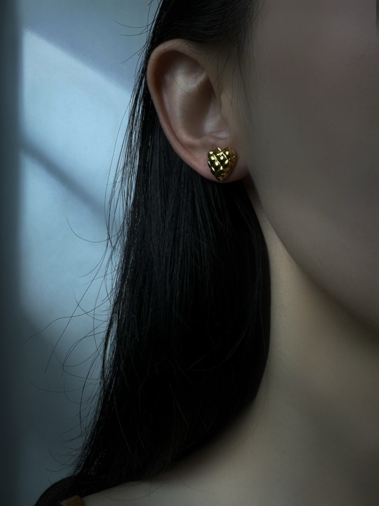 18K Gold - Quilted Heart Stud Earrings