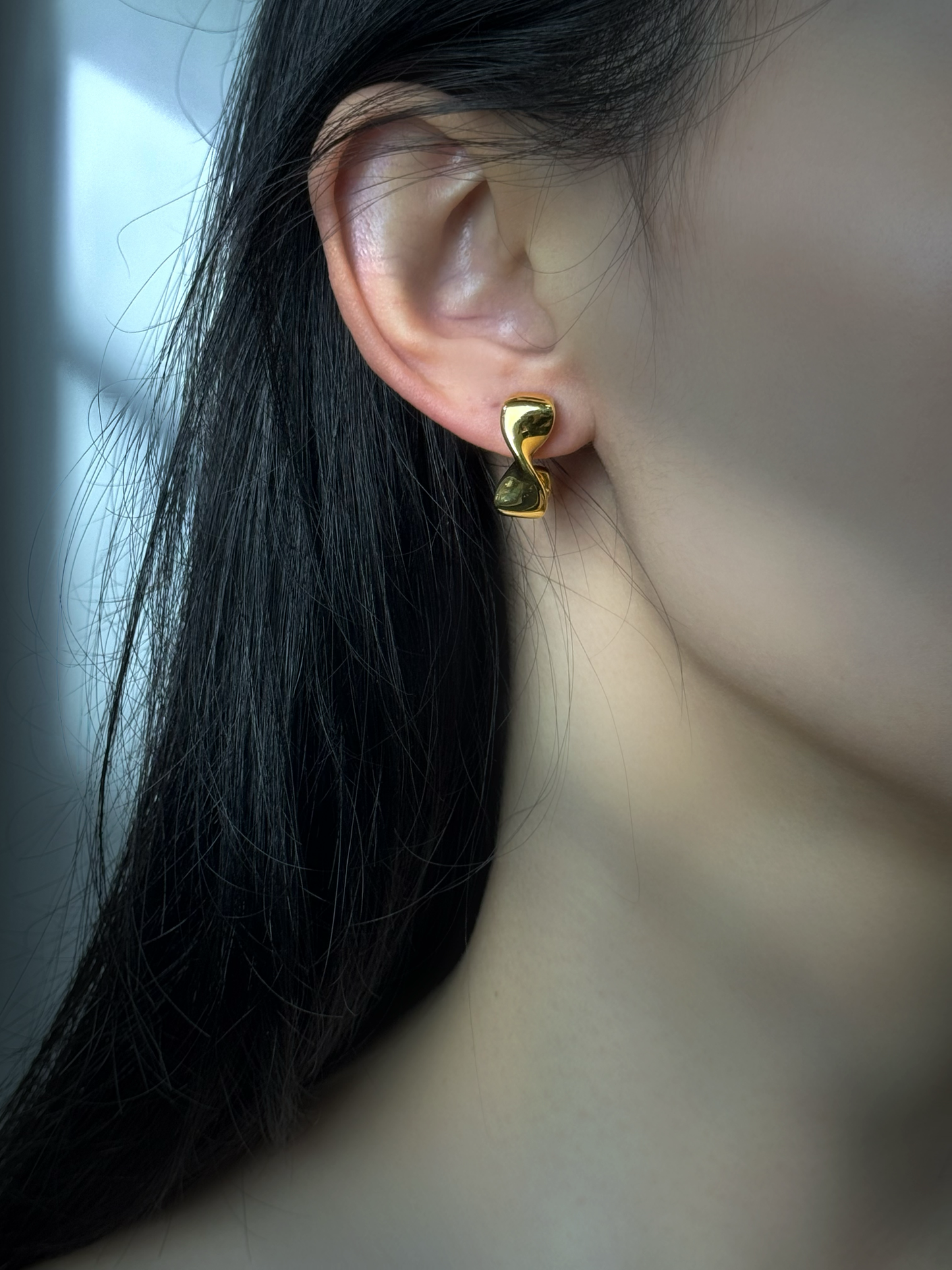 18K Gold - Twisted Square Stud Earrings