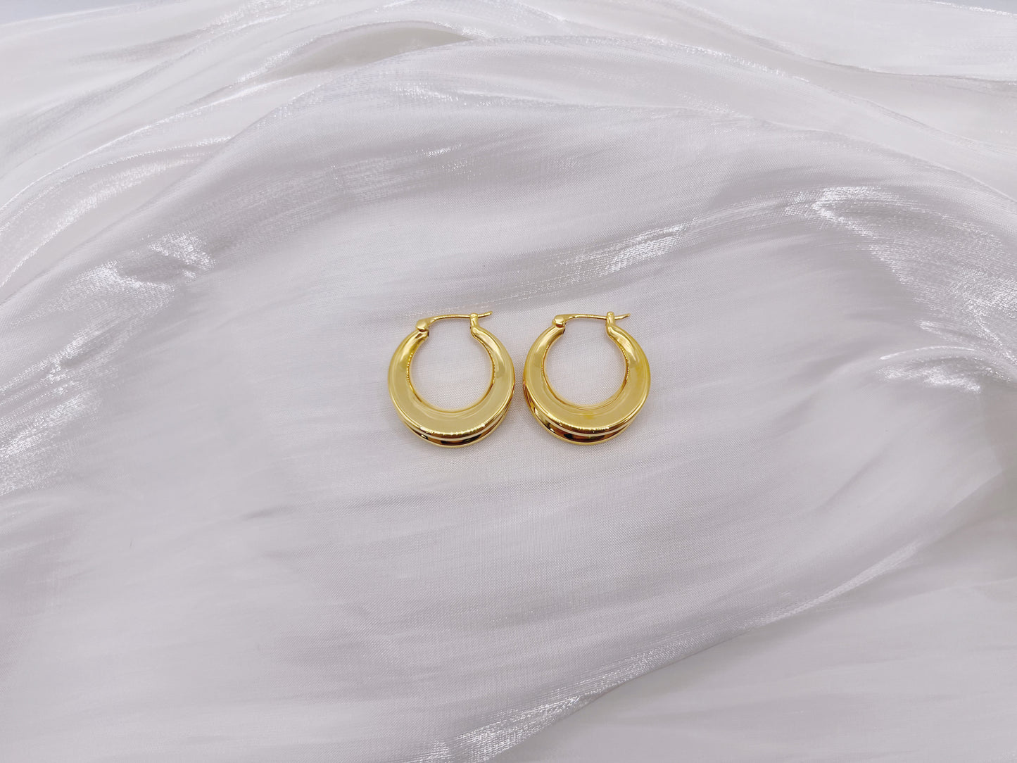 18K Gold - Canyon Huggie Earrings
