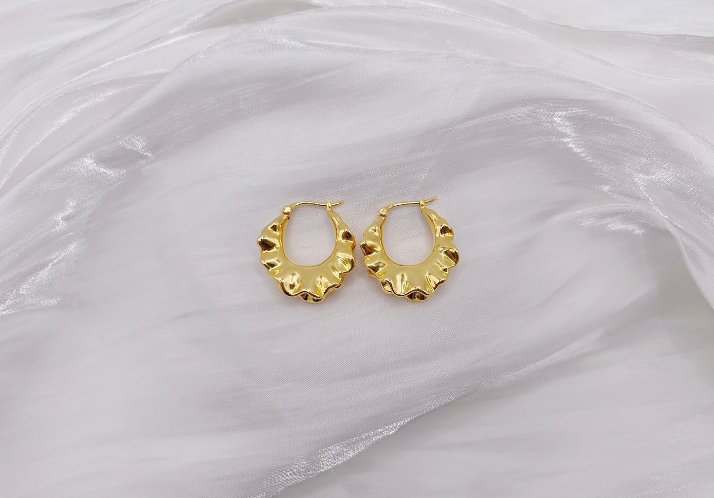 18K Gold - Flared Huggie Earrings (Large)
