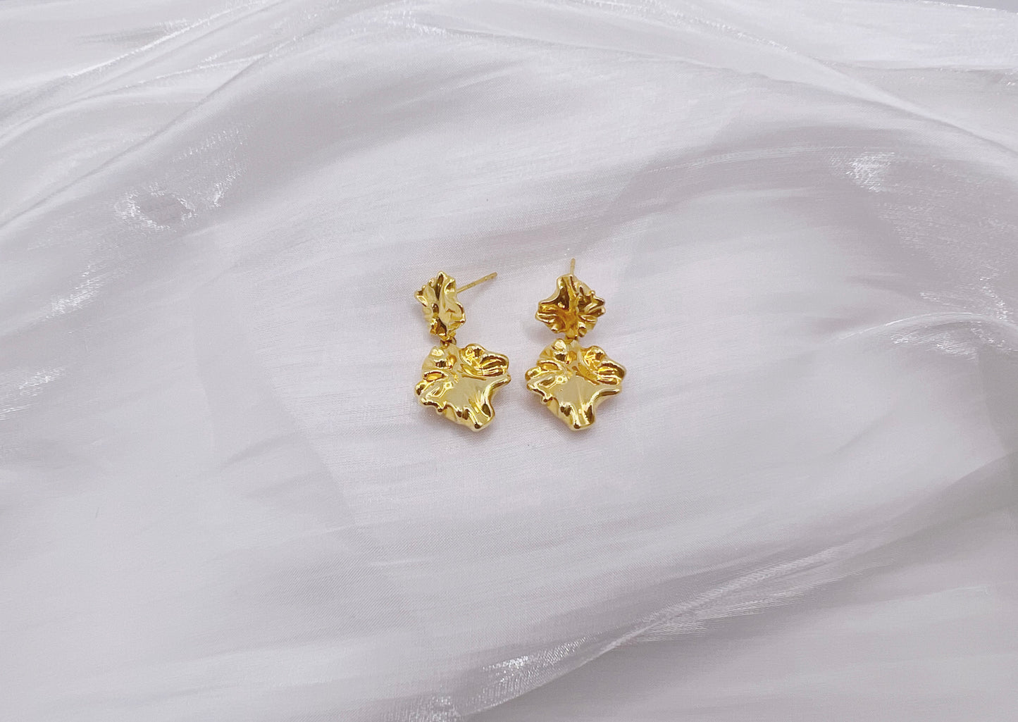 18K Gold - Crinkled Stud Earrings