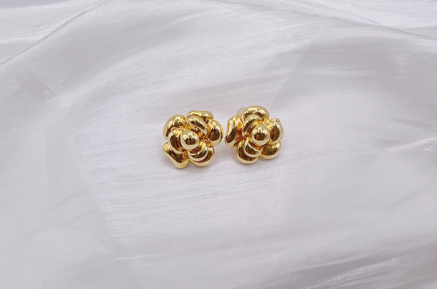 18K Gold - Rose Stud Earrings