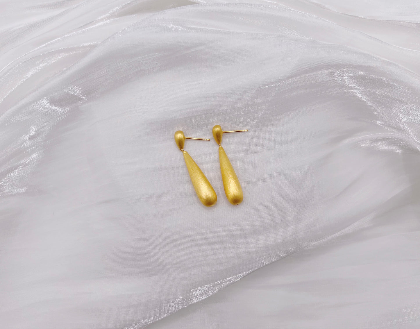 18K Gold - Brushed Teardrop Stud Earrings