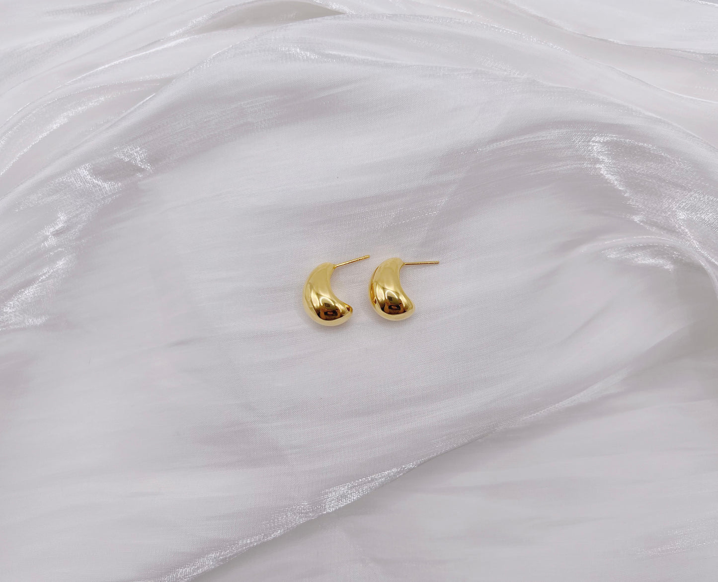 18K Gold - Ball Stud Earrings