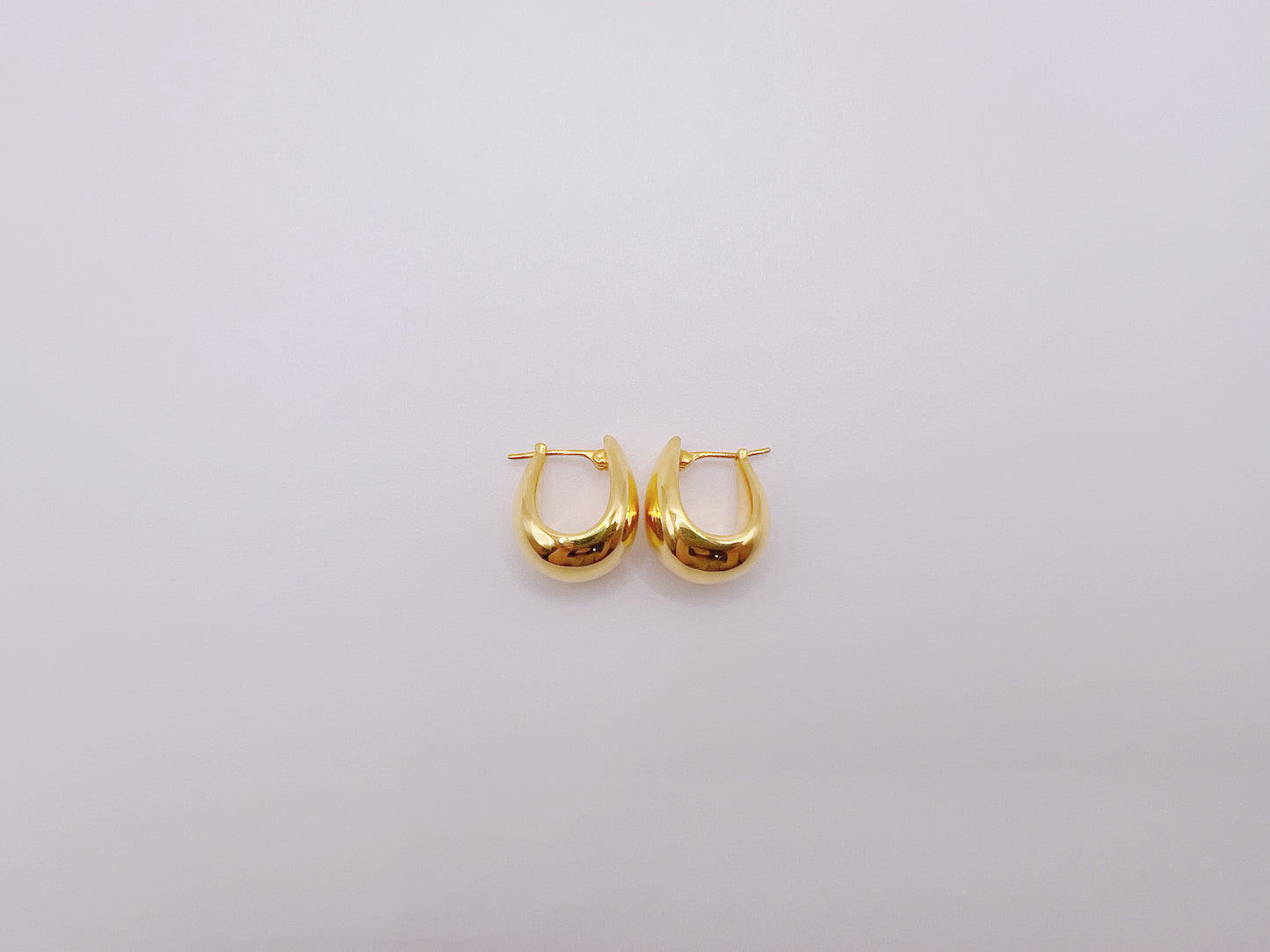 18K Gold - Teardrop Huggie Earrings (Small)