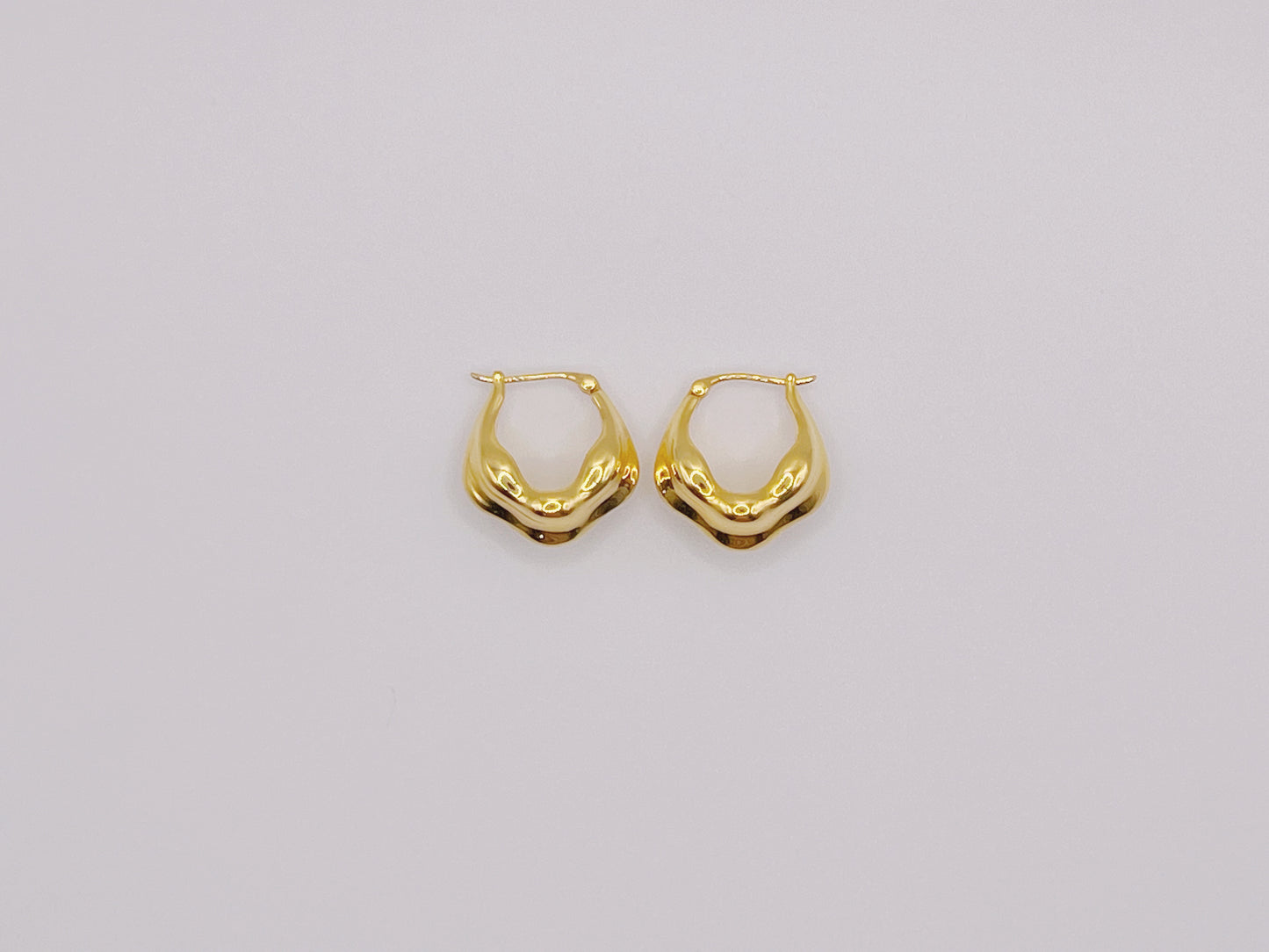 18K Gold - Starfruit Huggie Earrings