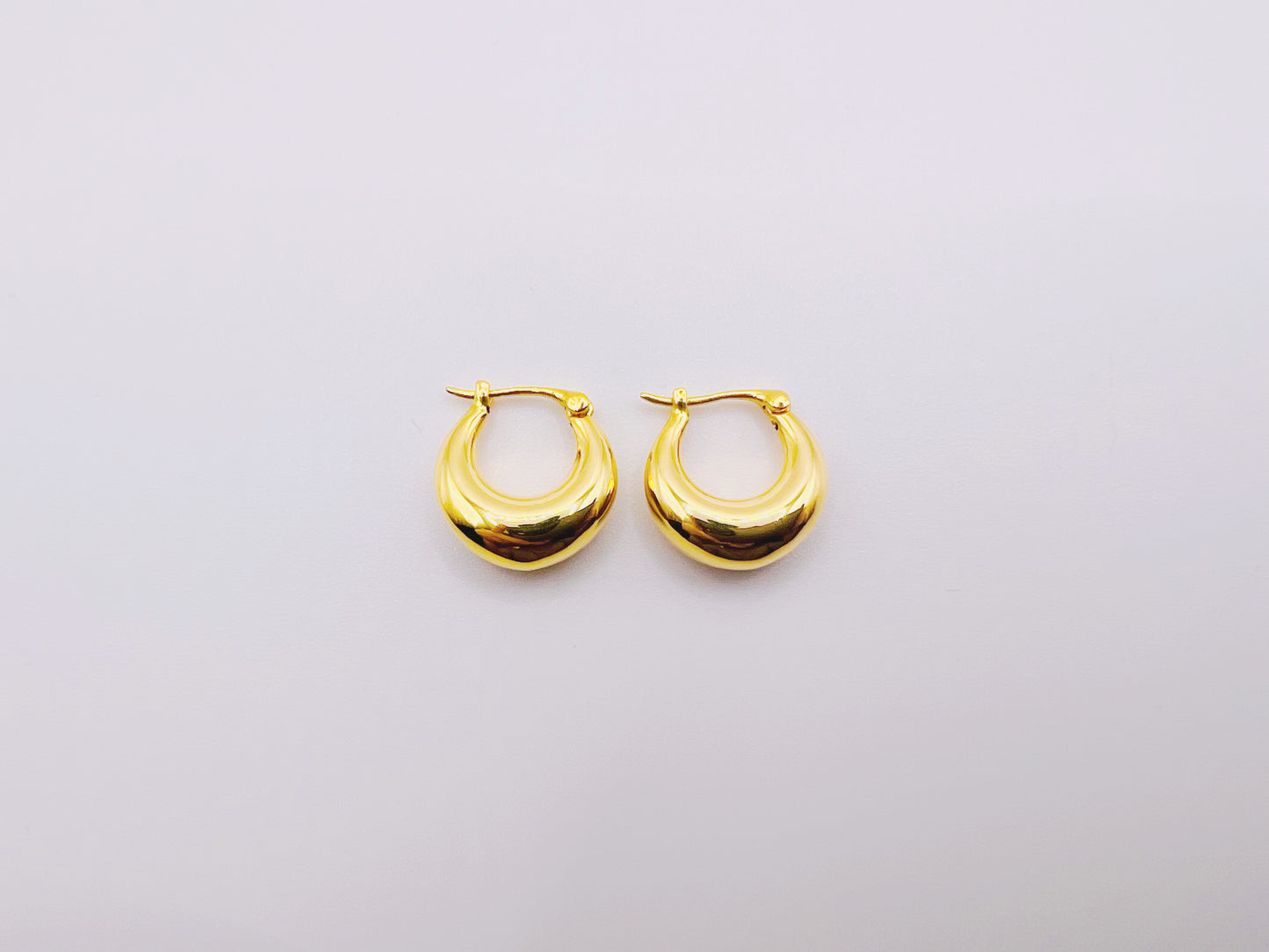 18K Gold - Puffy Crescent Huggie Earrings