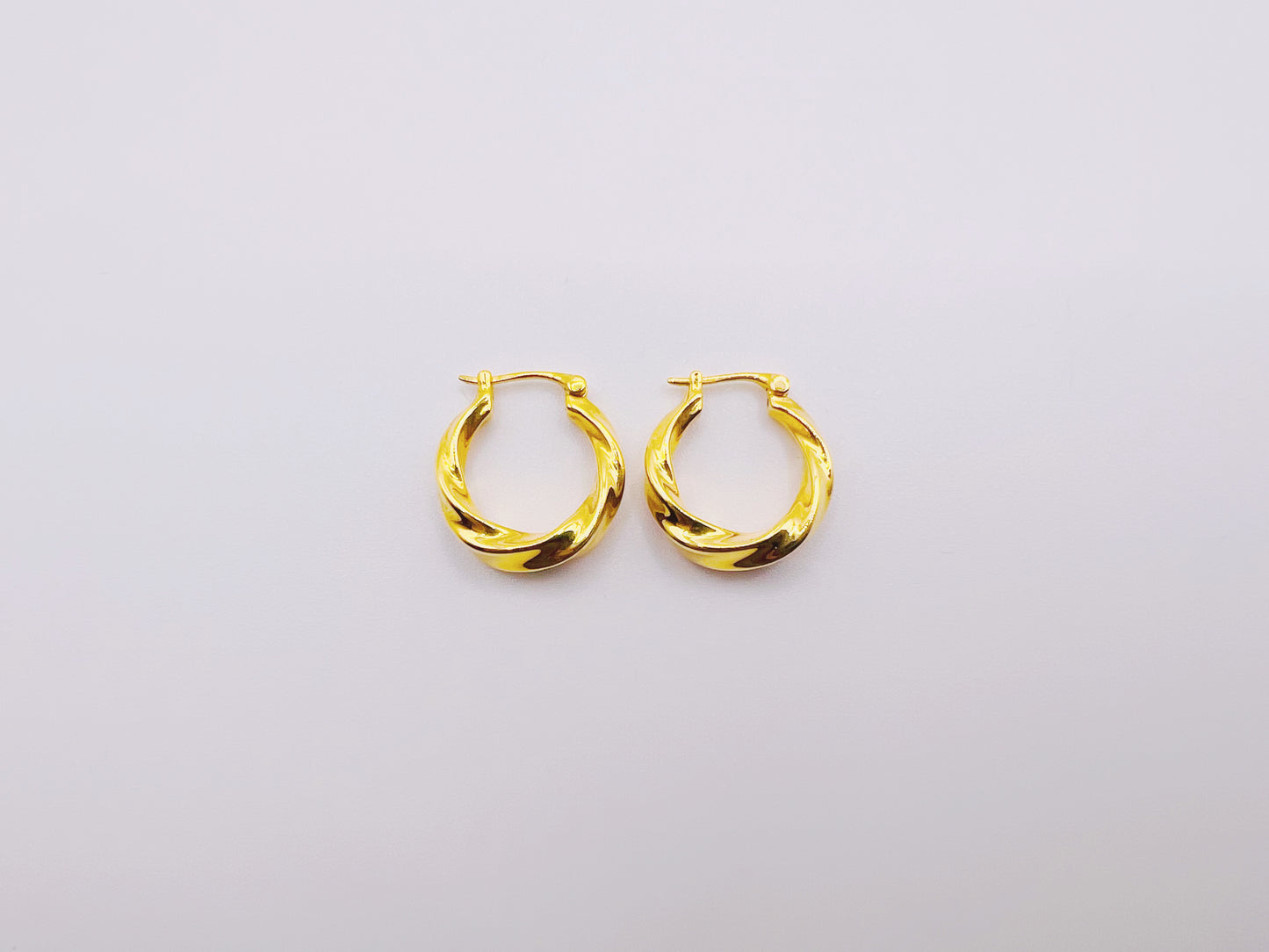 18K Gold - Spiral Huggie Earrings