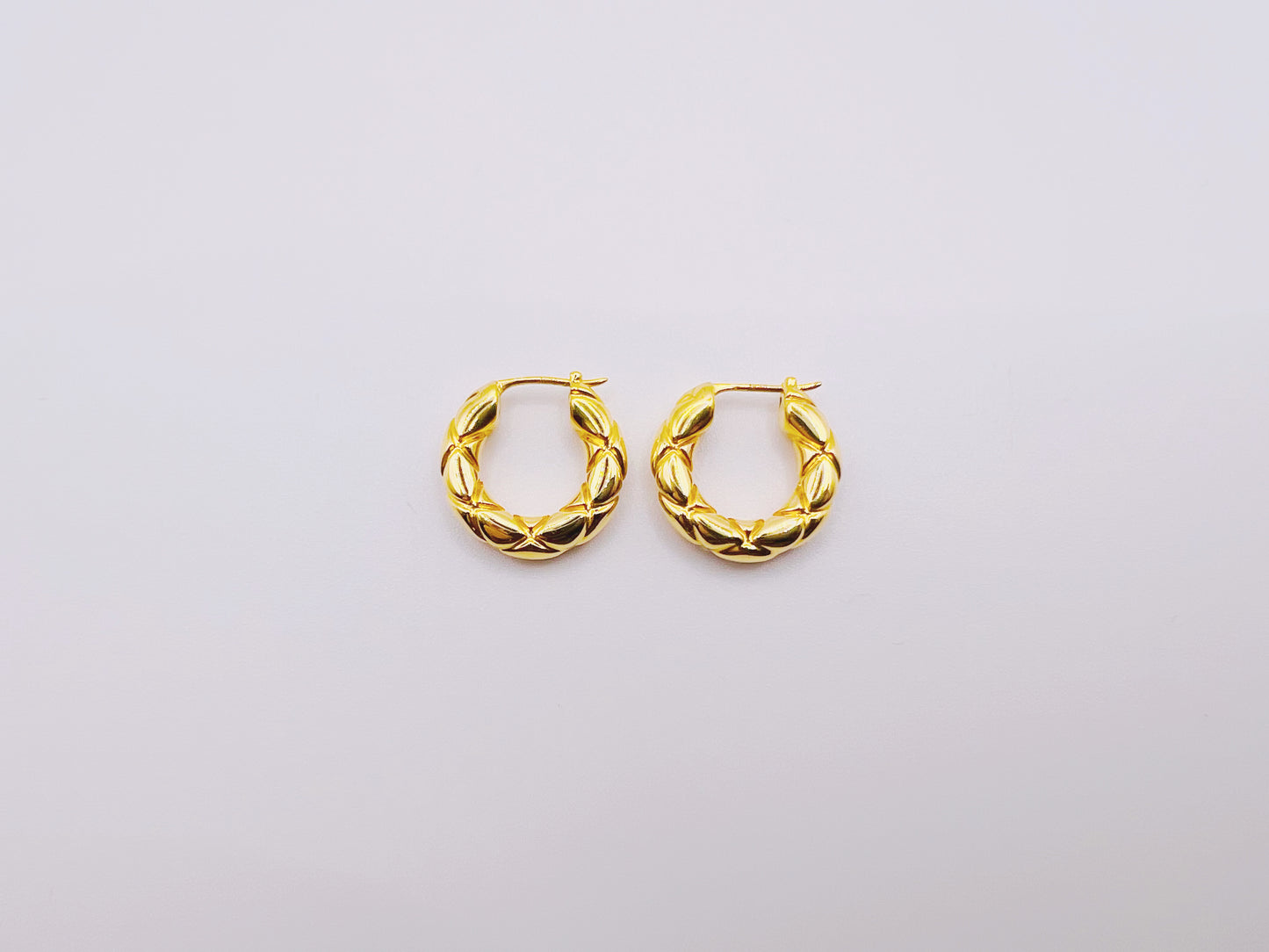 18K Gold - Fine Threaded Huggie Earrings