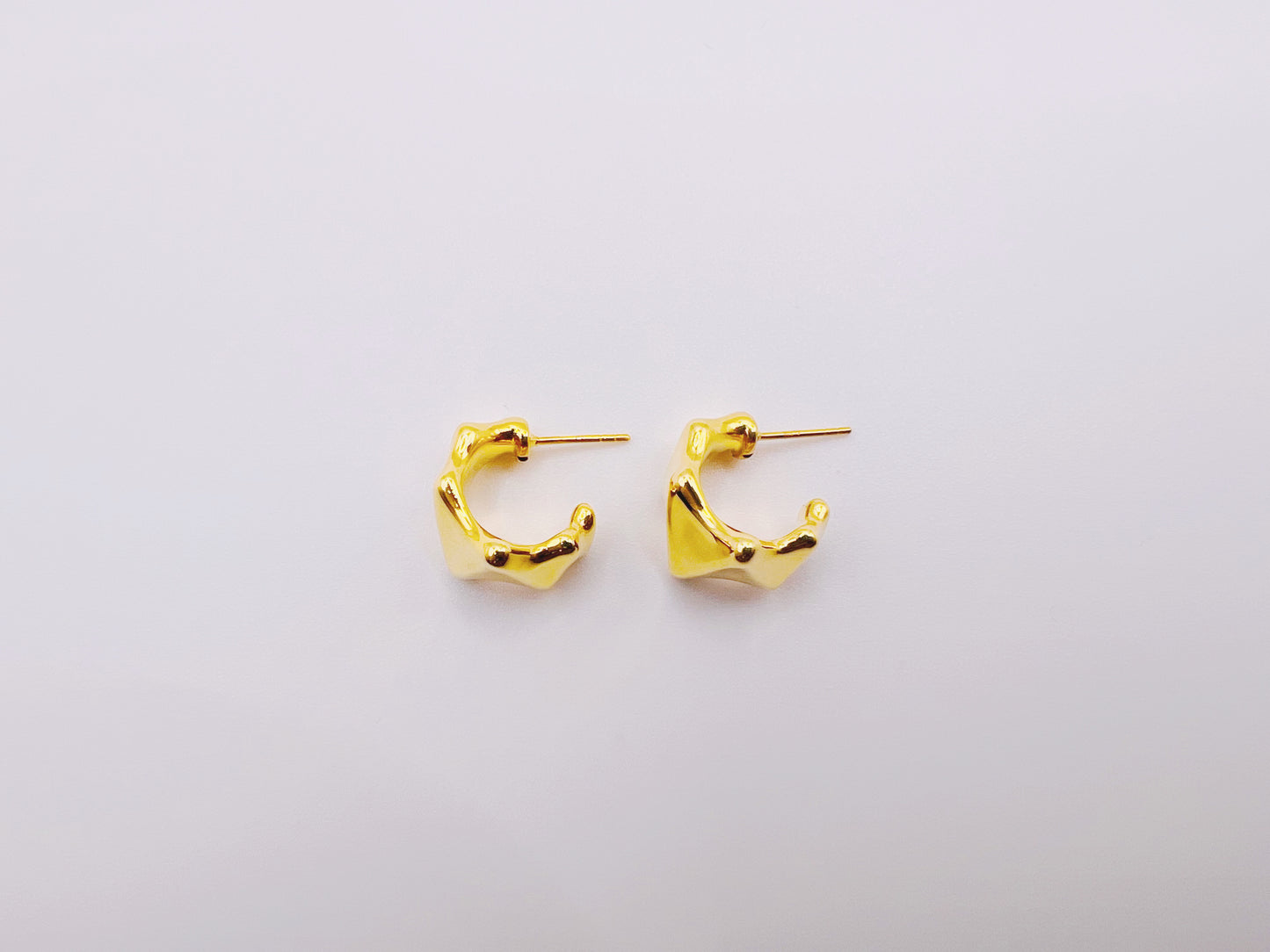 18K Gold - Multi-Faceted Stud Earrings