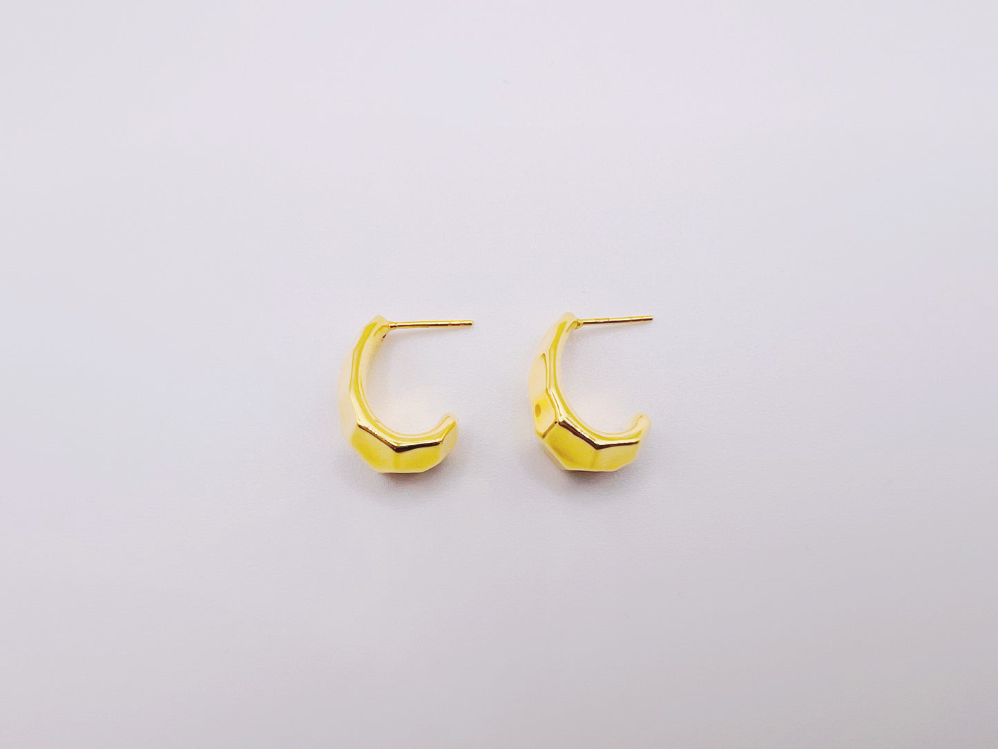 18K Gold - Tortoiseshell Stud Earrings