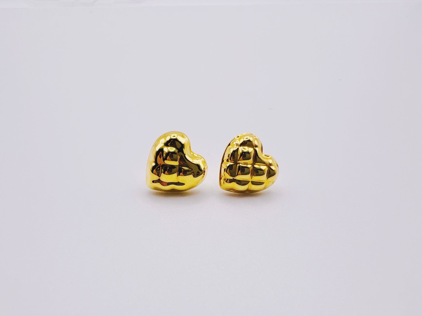 18K Gold - Quilted Heart Stud Earrings