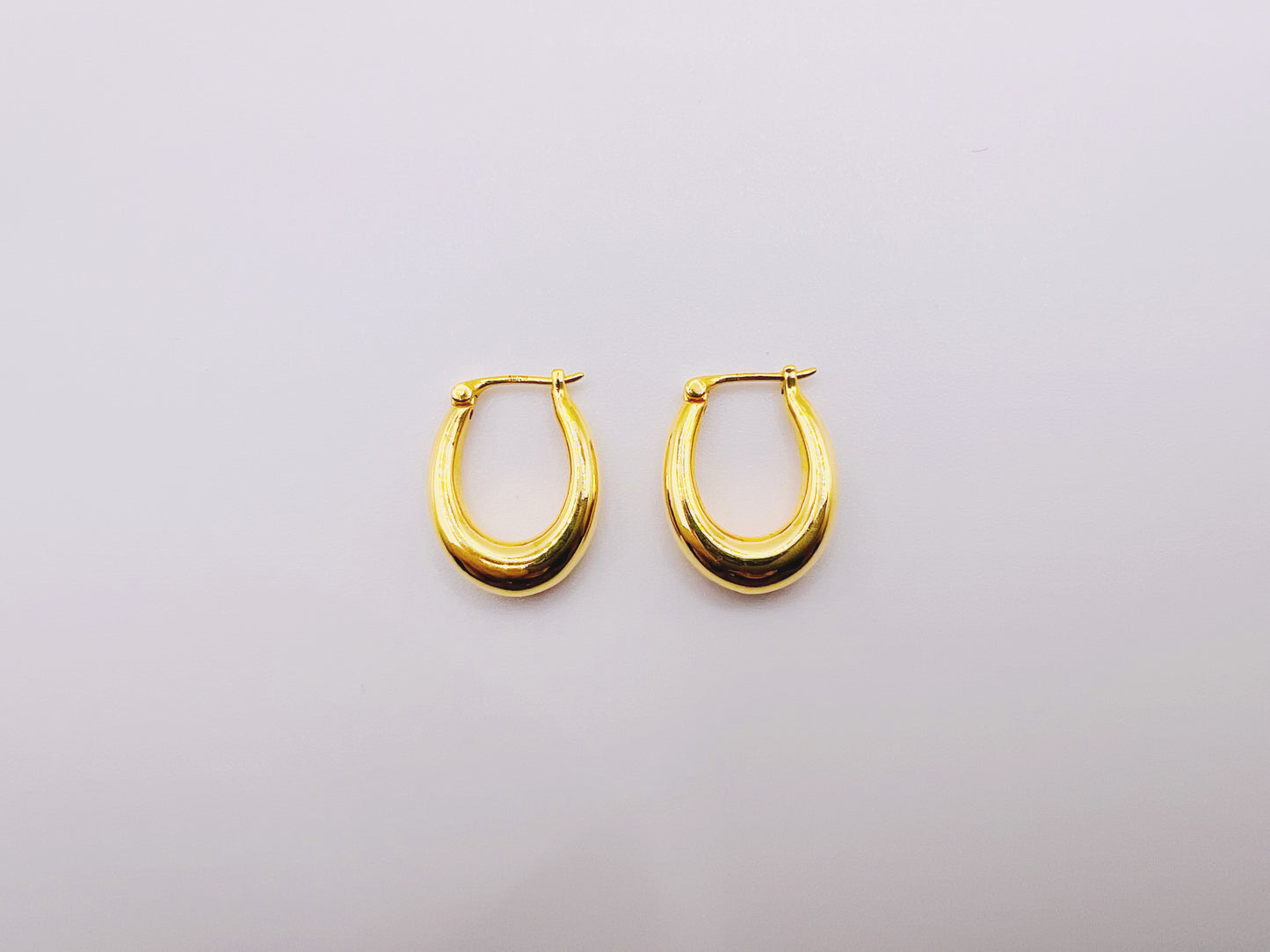 18K Gold - Semi-Oval Huggie Earrings