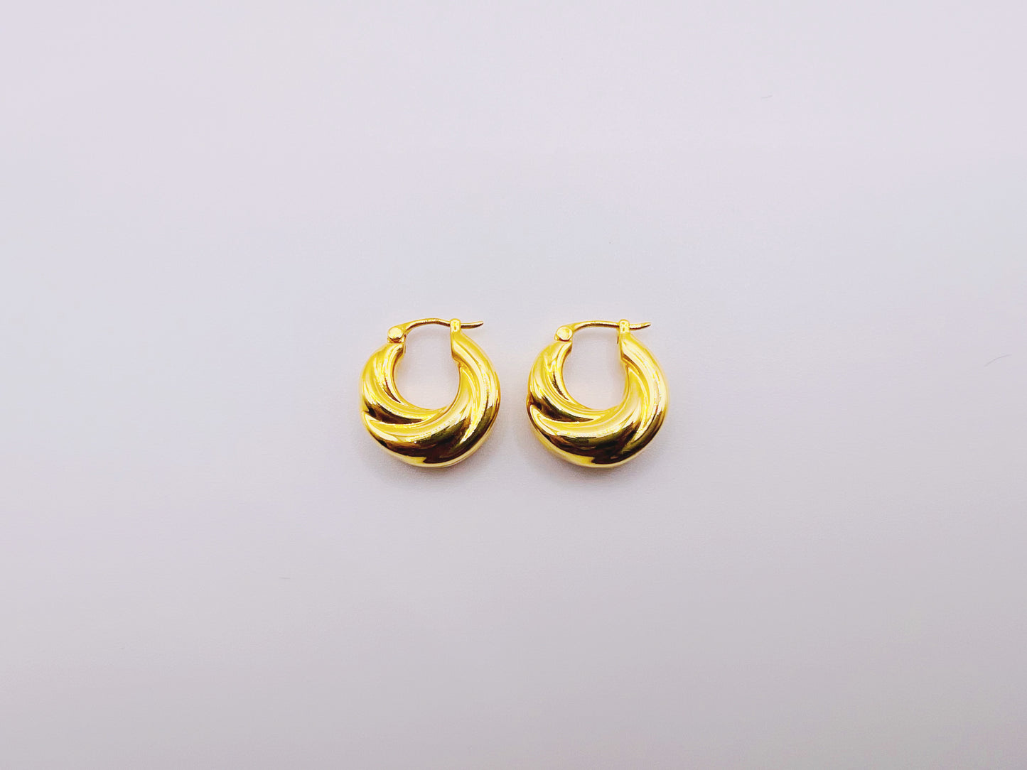 18K Gold - Chunky Rope-Twist Huggie Earrings