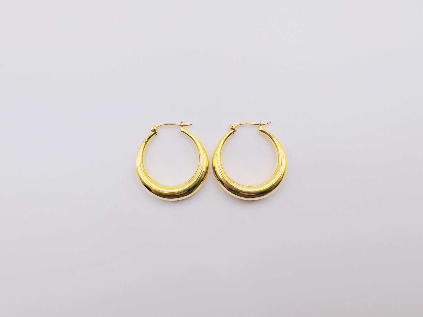 18K Gold - Polished Huggie Earrings (Medium)