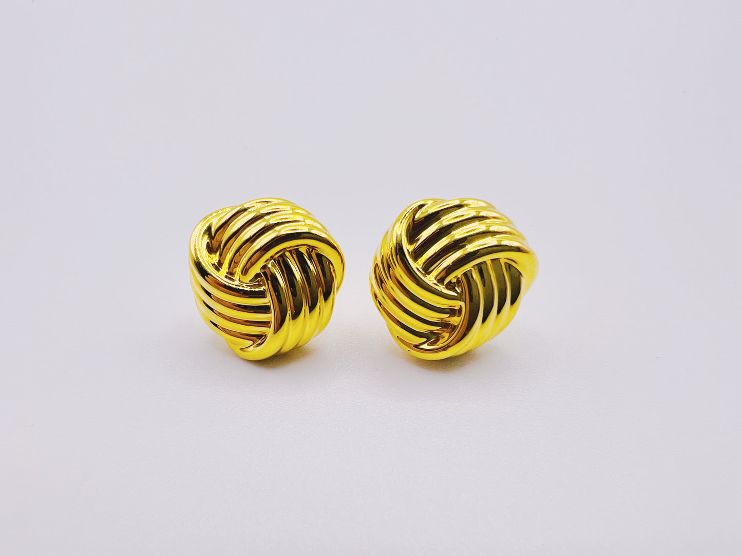 18K Gold - Pinwheel Stud Earrings