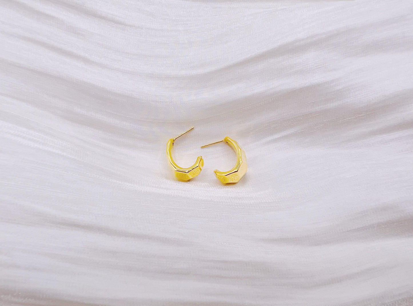 18K Gold - Tortoiseshell Stud Earrings