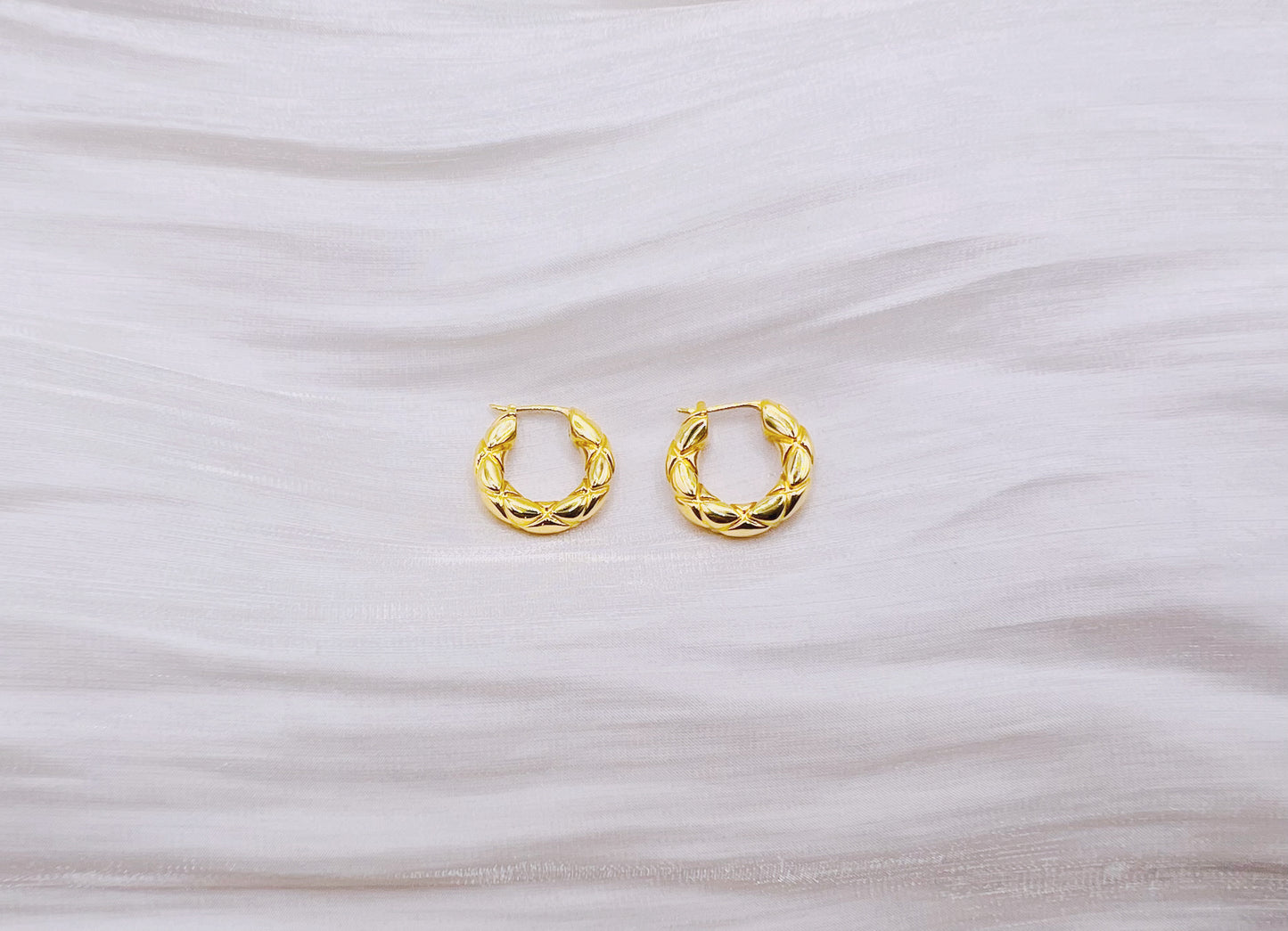 18K Gold - Fine Threaded Huggie Earrings