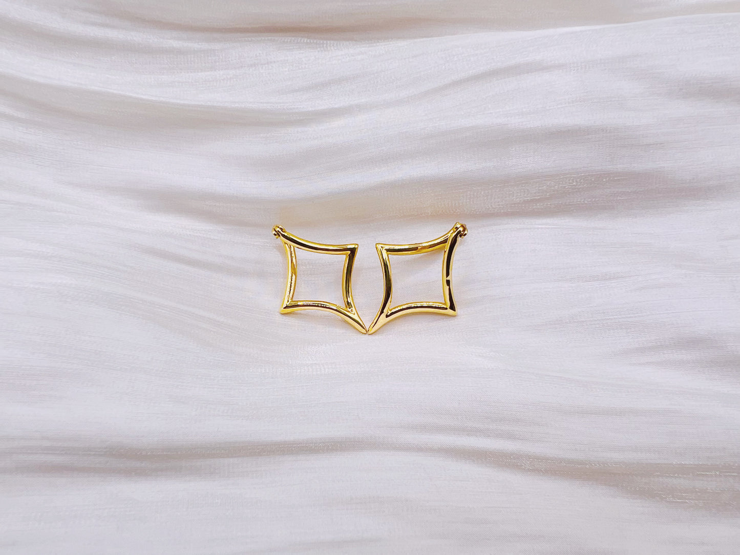18K Gold - Star Huggie Earrings