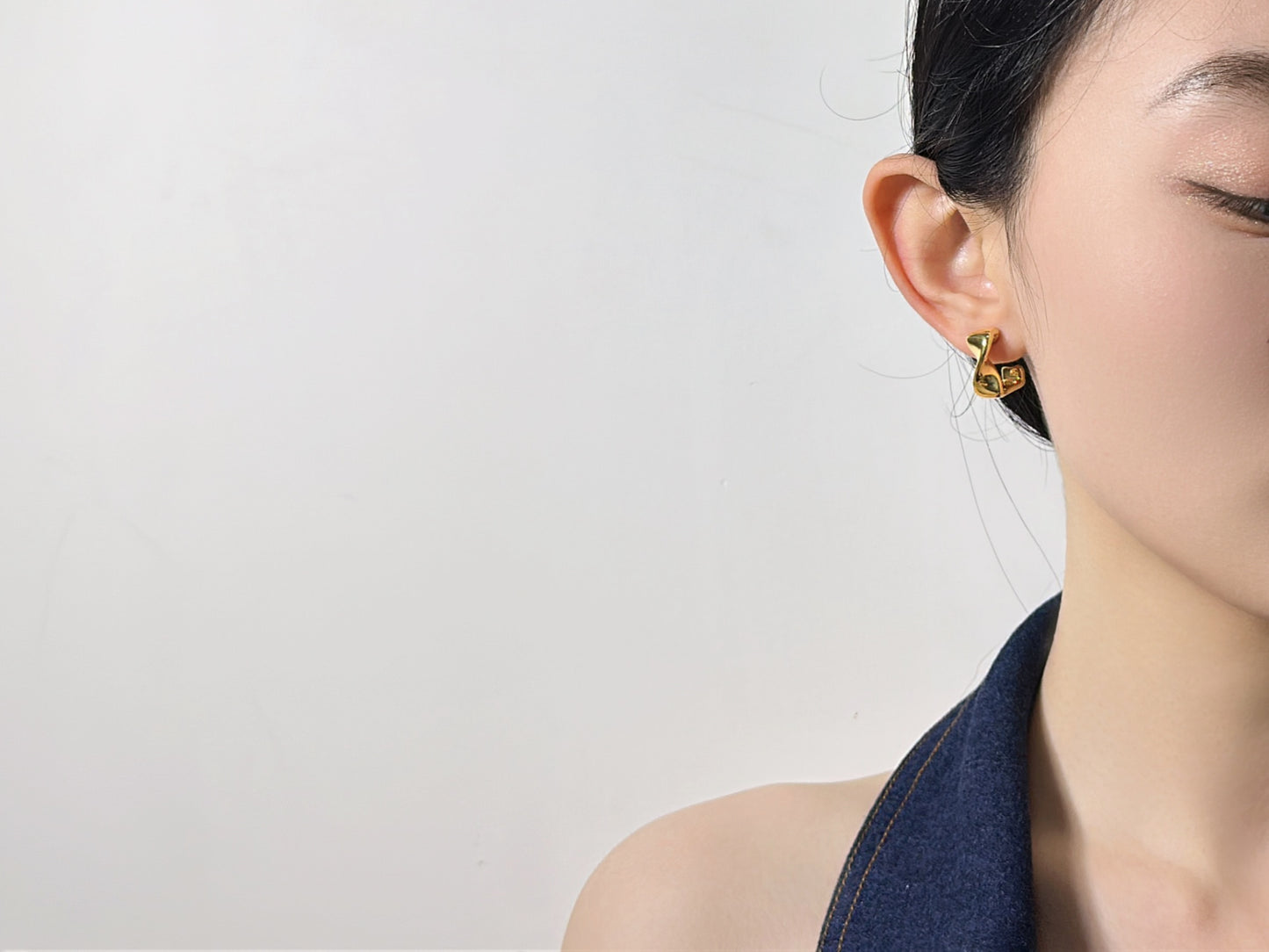 18K Gold - Twisted Square Stud Earrings