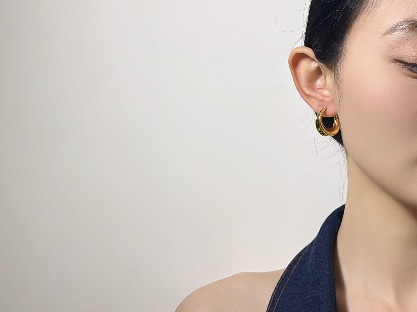 18K Gold - Canyon Huggie Earrings