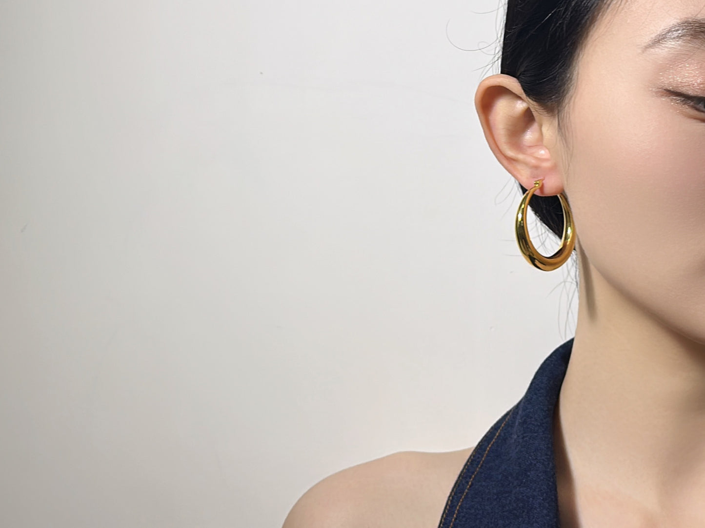 18K Gold Polished Huggie Earrings (Large)