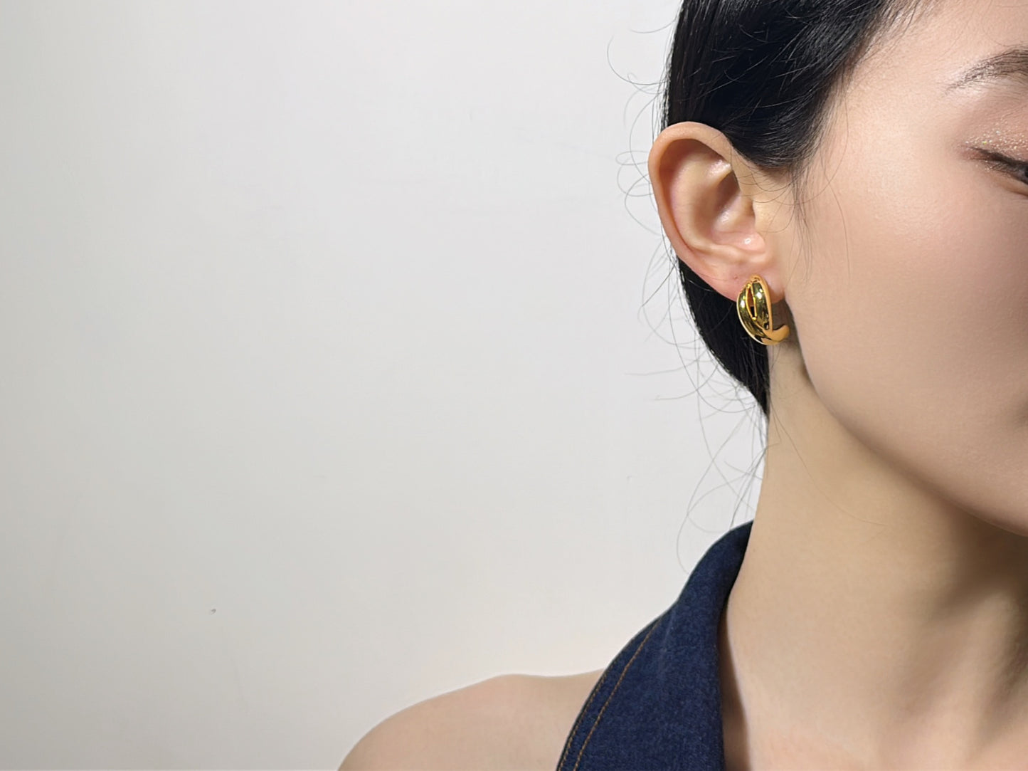 18K Gold - Crisscross Stud Earrings