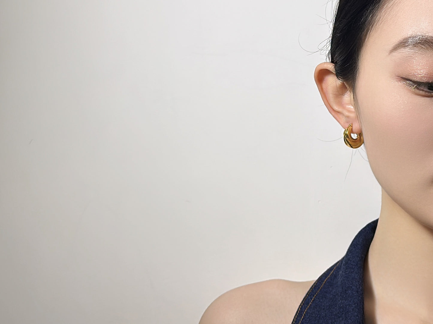 18K Gold - Chunky Rope-Twist Huggie Earrings