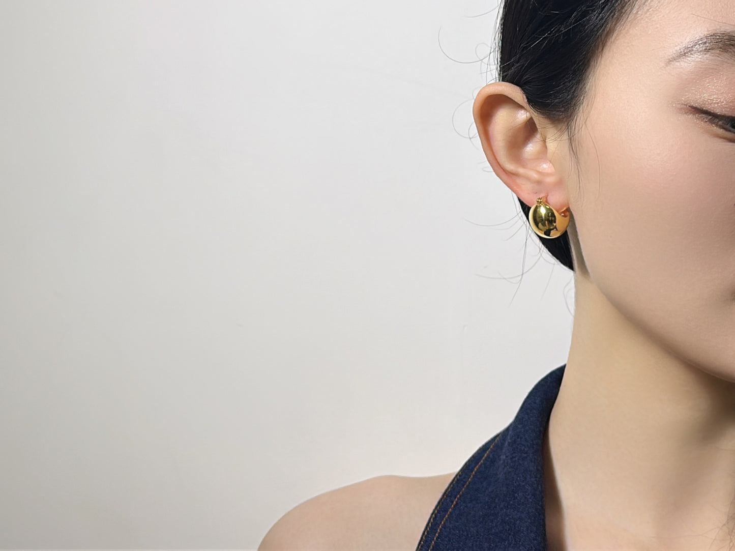 18K Gold - Orb Huggie Earrings